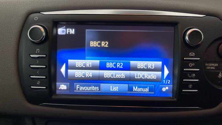 Toyota Yaris 1.5 VVT-i Icon Tech 5dr Petrol Hatchback